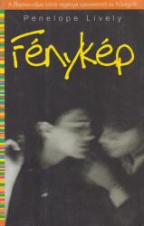 Penelope Lively - Fénykép - Jó állapotú antikvár (2005)