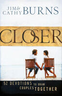 Closer: 52 Devotions to Draw Couples Together (ISBN: 9780764208607)