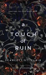 A Touch of Ruin - Scarlett St. Clair (ISBN: 9781728261690)
