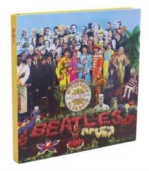 BEATLES SGT PEPPERS LONELY HEARTS CLUB - INSIGHTS (ISBN: 9798886635010)