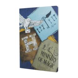 Moments of Magic (Harry Potter Collection) A4 Grid Cahier (ISBN: 9781408765586)