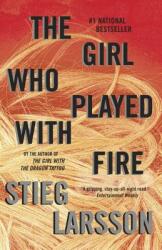 The Girl Who Played With Fire - Stieg Larsson, Reg Keeland (ISBN: 9780307454553)
