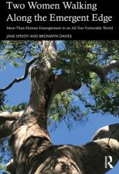 Two Women Walking Along the Emergent Edge (ISBN: 9781041341536)