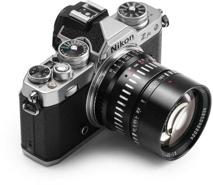 APS-C 50mm f/0.95 (Nikon Z)