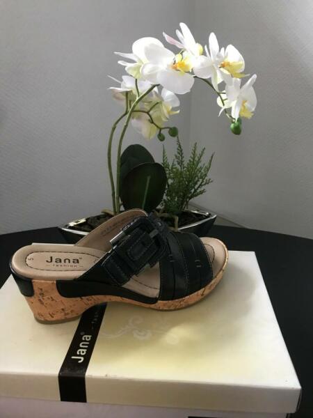 Vásárlás: Jana fekete bőr papucs H szélesség (8-827212-24) Női papucs árak  összehasonlítása, fekete bőr papucs H szélesség 8 827212 24 boltok