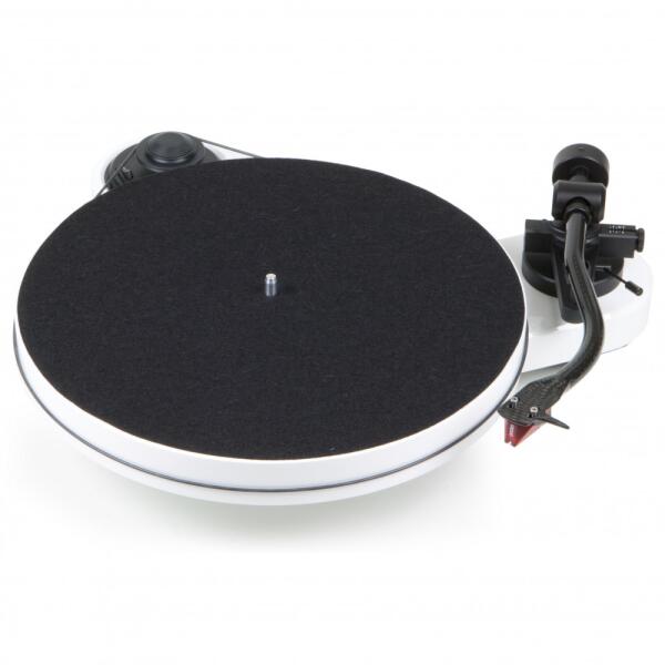 Pro Ject Rpm Red Pro-Ject RPM 1 Carbon - lemezjátszó Ortofon 2M Red hangszedővel /fehér ...