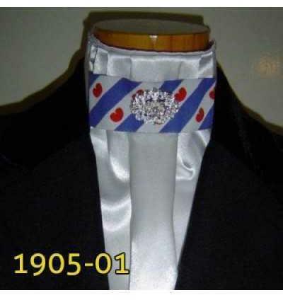 Vásárlás: HB 1905-01 Fehér szatén nyakkendő fríz díszítéssel fényűző tűvel Lovas  Nyakkendők Nyakkendő árak összehasonlítása, 1905 01 Fehér szatén nyakkendő  fríz díszítéssel fényűző tűvel Lovas Nyakkendők boltok