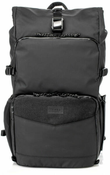 DNA 16 DSLR Backpack