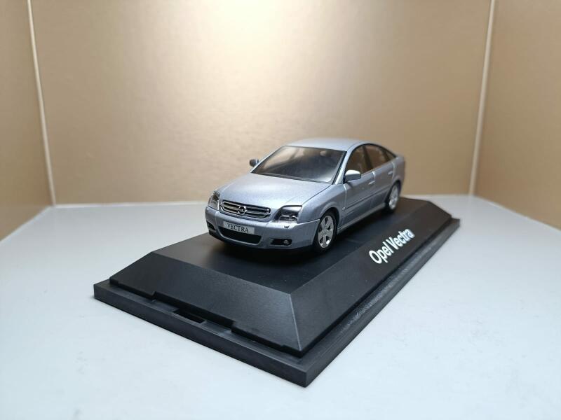 SCHUCO Opel Vectra C Silver 20021/43 (11384) (Macheta) - Preturi
