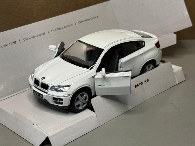 KINSMART Macheta auto Bmw X6 (E71) 2008 White scala 1/341/43