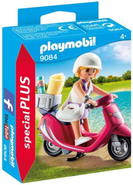 Special Plus Lány Robogóval Tegerparton (9084)