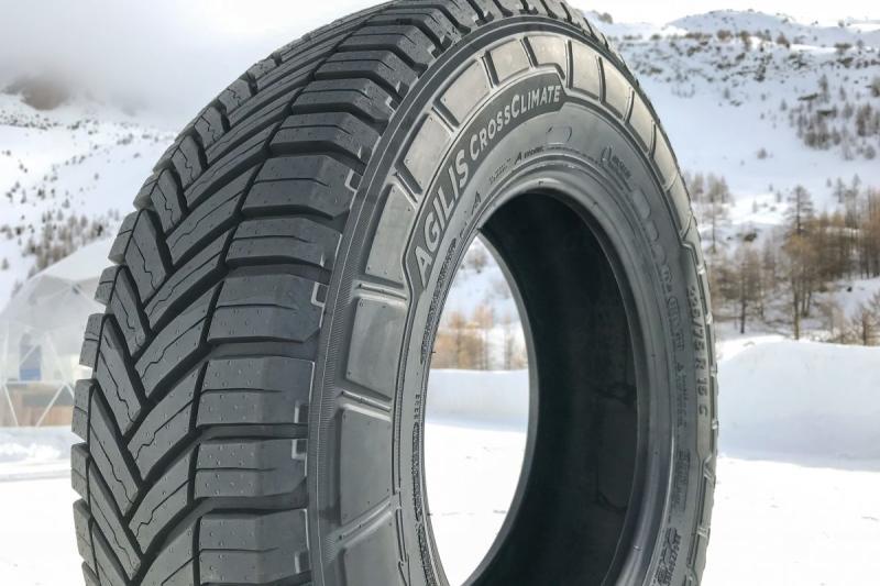 Commercial on behalf of Critically Michelin CrossClimate 205/75 R16C 113/111R (Anvelope) - Preturi