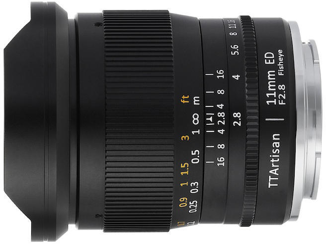 11mm f/2.8 (Canon RF)