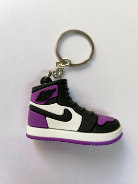 Vásárlás: Kosárlabda cipő kulcstartó lila színben (SP-LILA) Kulcstartó árak  összehasonlítása, Kosárlabda cipő kulcstartó lila színben SP LILA boltok