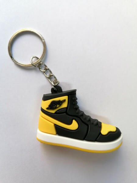 Vásárlás: Kosárlabda cipő kulcstartó sárga színben (SP-SARGA) Kulcstartó  árak összehasonlítása, Kosárlabda cipő kulcstartó sárga színben SP SARGA  boltok