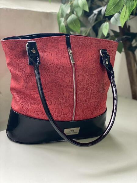 Vásárlás: Corrado Martino női táska fekete lakk és piros színben (R-1310)  Női táska árak összehasonlítása, női táska fekete lakk és piros színben R  1310 boltok
