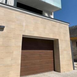 Koffenstein Akciós szekcionált garázskapu, kapunyitó szettel 4000×2025 - Dió