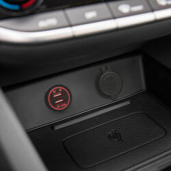  Szivargyújtó helyére beépíthető USB aljzat, piros LED - csavaros2 x USB - 5V - 2, 1A (54926RD)