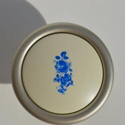 AT Fém-műanyag bútorgomb, pezsgő színű, kék virág mintával (EU990_12B_05BLU)