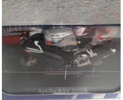 Magazine Models Machetă moto Magazine Models [1: 24] - Aprilia RSV 1000R - Silver/Black (DCC-MAG4110103)