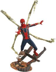 Diamond Select Toys Statuetă Diamond Select Marvel: Avengers - Iron Spider-Man, 30 cm (064758) Figurina
