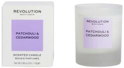 Revolution Beauty Lumânare parfumată Paciuli și cedru - Makeup Revolution Patchouli & Cedarwood Scented Candle 170 g