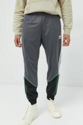 adidas Originals pantaloni de trening barbati, culoarea gri, cu imprimeu 9BYY-SPM0NG_09X