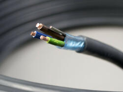 GigaWatt LC-Y EVO 3X4 árnyékolt, hálózati falikábel