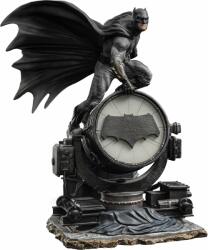 Iron Studios DC Comics - Batman on Batsignal Deluxe - Art Scale 1/10