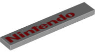 LEGO® 6636pb227c86 - LEGO világos szürke csempe 1 x 6 méretű, piros 'Nintendo' felirattal (6636pb227c86)