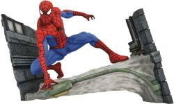 Diamond Select Toys Statuetă Diamond Select Marvel: Spider-Man - Spider-Man, 18 cm
