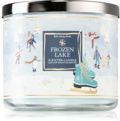 Bath & Body Works Frozen Lake illatos gyertya 411 g