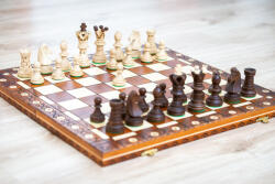  Királyi fa sakk-készlet