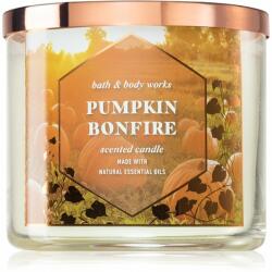 Bath & Body Works Pumpkin Bonfire lumânare parfumată 411 g