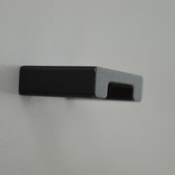 Schwinn Fekete, struktúrált felületű, fém bútorfogantyú, 32 mm furattávval (Z306_32)