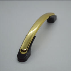 AT Műanyag bútorfogantyú, arany - fekete végű , 96 mm furattávval (C533_TM10_T13_96)