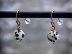 R. M. ékszer Dalmata jáspis lógós réz drót fülbevaló 8mm (18780RM)