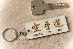 Karate do kulcstartó Kanji felirattal