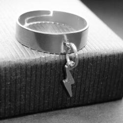 Maria King Villám charmos állítható méretű gyűrű, ezüst színű, választható szélességben (STM-400-gy)