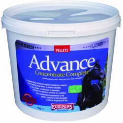  Advance Complete koncentrált táplálékkiegészítő vitamin - lovitamin - 65 950 Ft