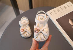Superbebeshoes Sandale ivoire pentru fetite - Papusica