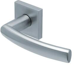 Scoop 1003 szálcsiszolt acél négyzetrozettás WC