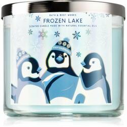 Bath & Body Works Frozen Lake lumânare parfumată IV. 411 g