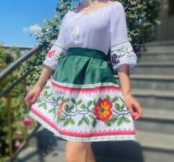 Ie traditionala Rochie Traditionala stilizata cu motive florale Maria 3
