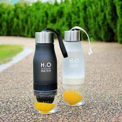 Getwell H2O 650ml-es BPA mentes műanyag kulacs gyümölcs facsaróval narancs színben (H2OOR)