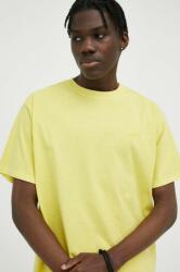 Levi's tricou din bumbac culoarea galben, neted 9BYX-TSM070_10X