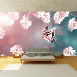 Mivali Fototapet - Fluture printre flori, vlies, 294x204 cm (T100372TQ6)