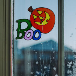 Family Halloween-i ablakdekor - "Boo" tök Family 58107E (58107E)