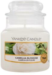 Yankee Candle Camellia Blossom lumânări parfumate 104 g unisex