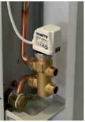 Reverso Fan-Coil szelep 2 csöves rendszerhez, By Pass funkcióval, szelepmozgató motorral, On-Off állással (V23RSHAMK8) (V23RSHAMK8)